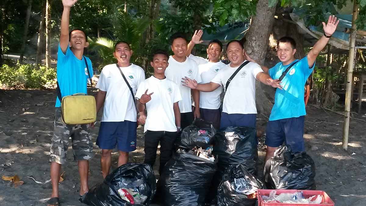 Eco Divers Manado joyful Team!